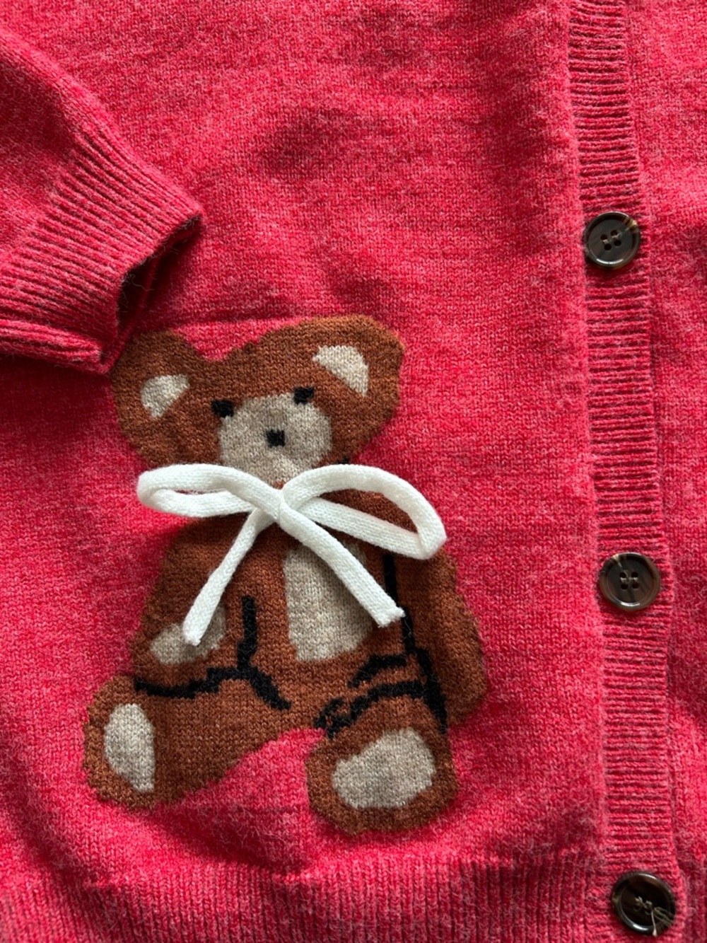 Heather-Red Cardigan w. Teddy-Bear Appliqués & Bow Embellishments